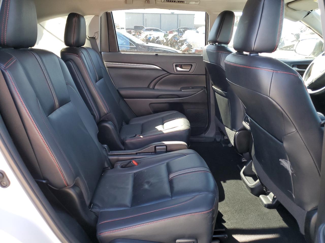 5TDJZRFH8KS571635 2019 Toyota Highlander Se