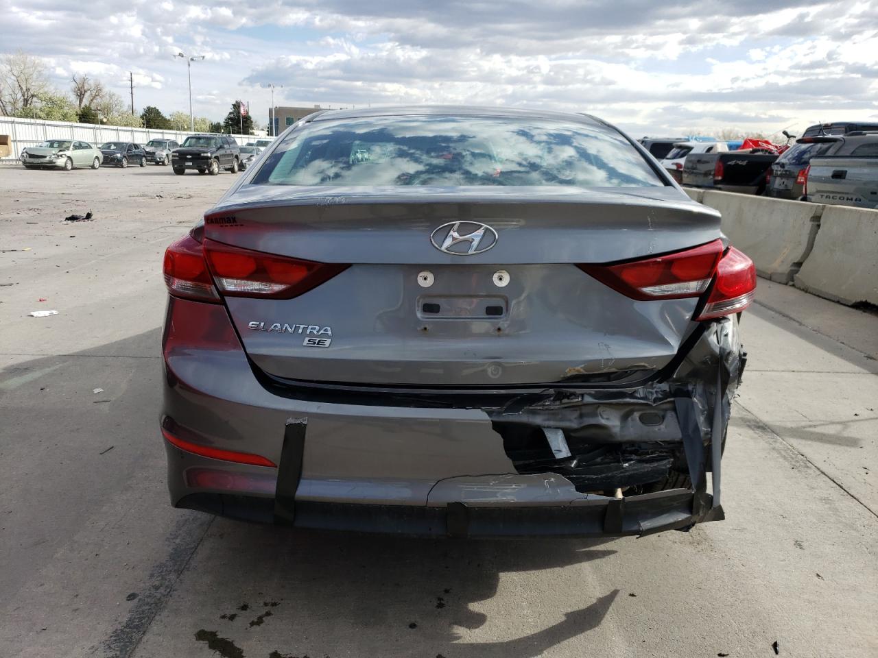 5NPD74LFXJH299697 2018 Hyundai Elantra Se