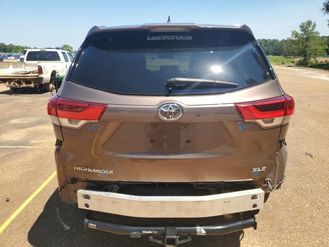 VIN 5TDKZRFH6KS331410 2019 Toyota Highlander, SE no.6