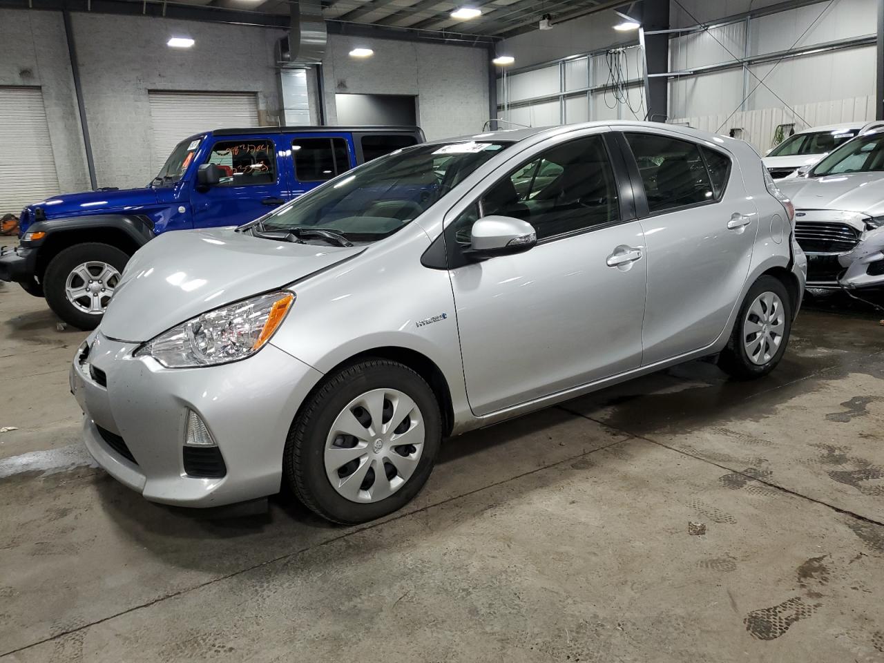 2014 Toyota Prius C vin: JTDKDTB38E1571680