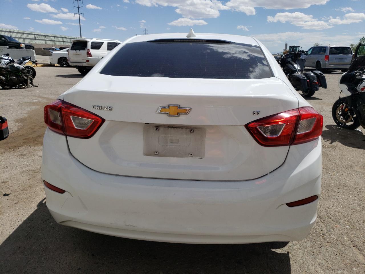 2018 Chevrolet Cruze Lt vin: 1G1BE5SM8J7244715