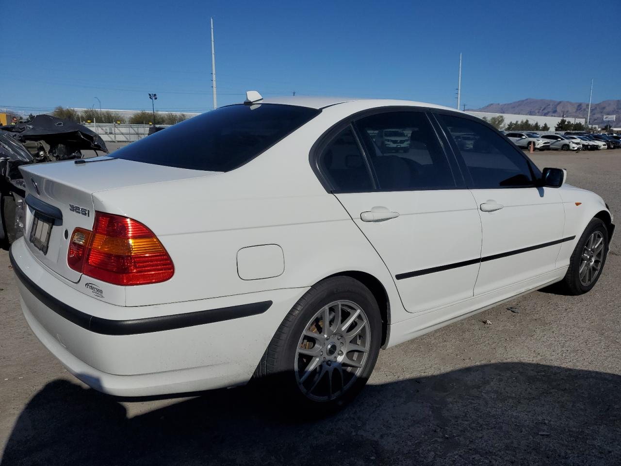 WBAEV33485KW18683 2005 BMW 325 I