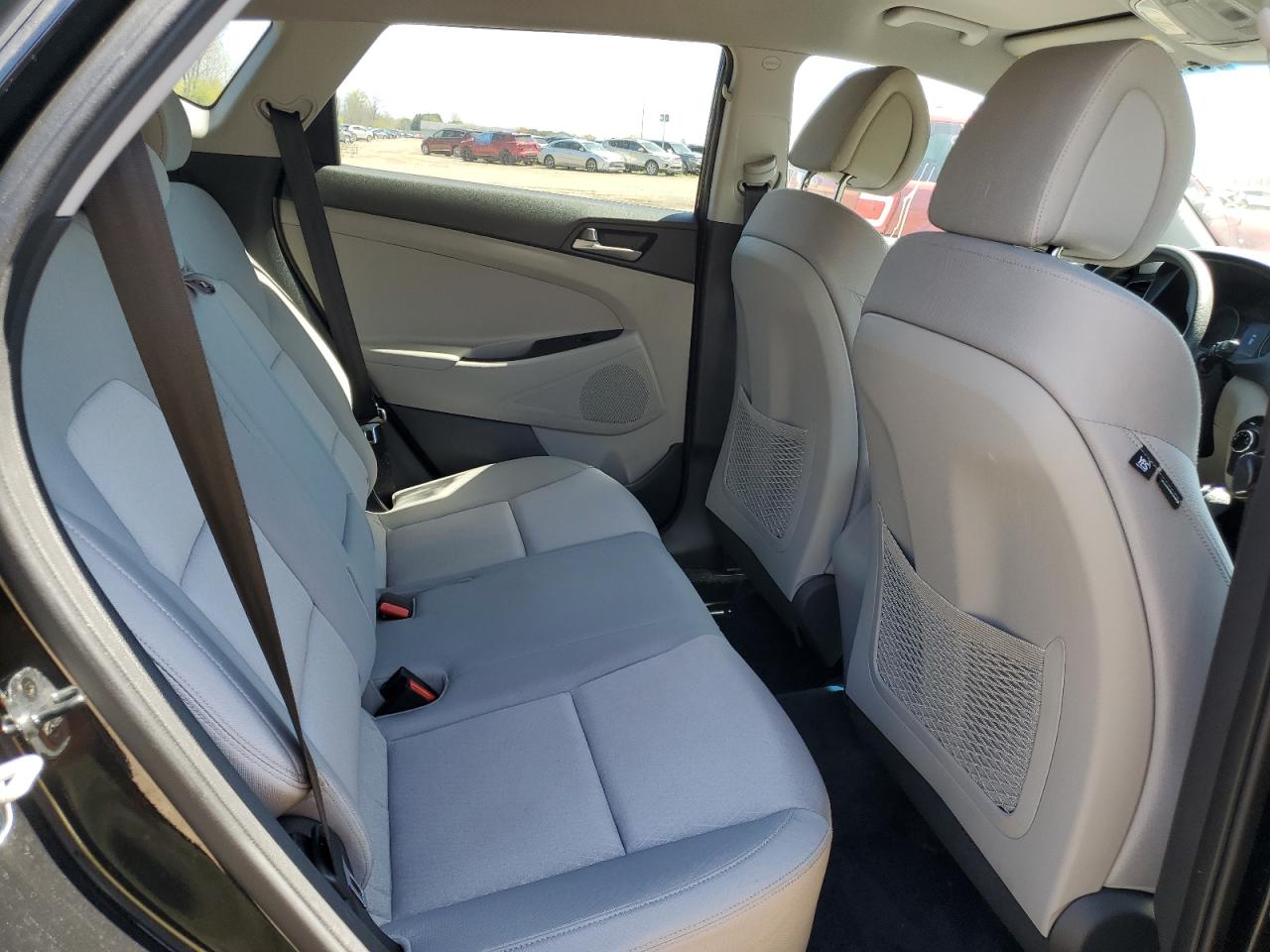 KM8J2CA42JU766688 2018 Hyundai Tucson Se