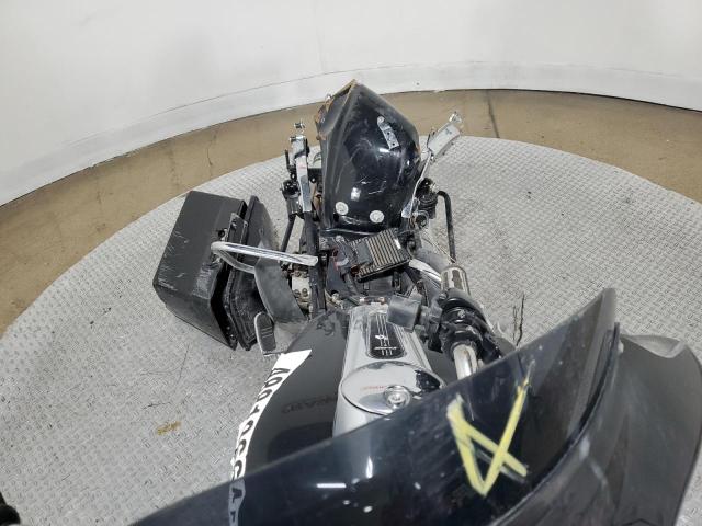 2011 HARLEY-DAVIDSON FLHX - 1HD1KBM16BB658408