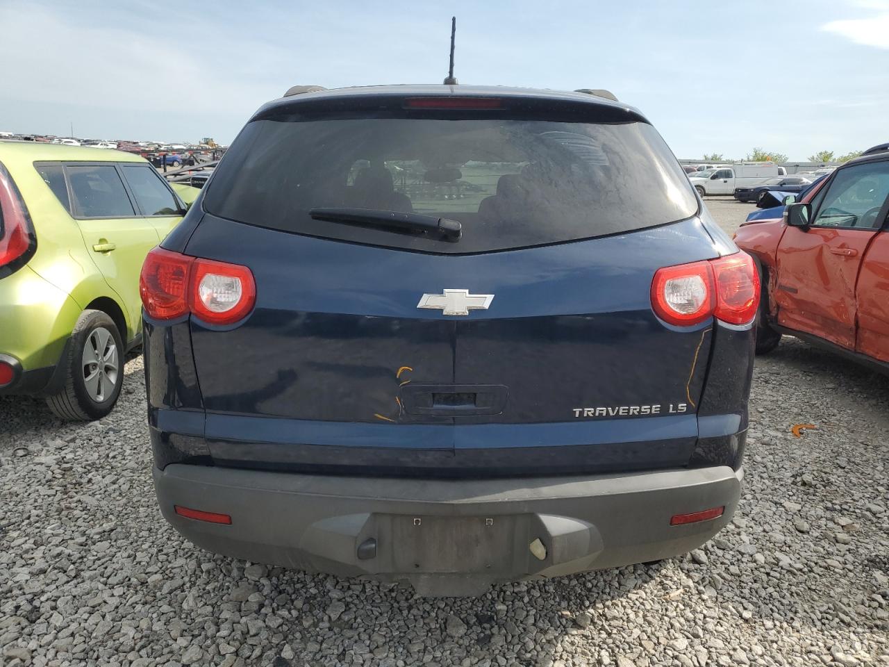 1GNKRFED1BJ322468 2011 Chevrolet Traverse Ls