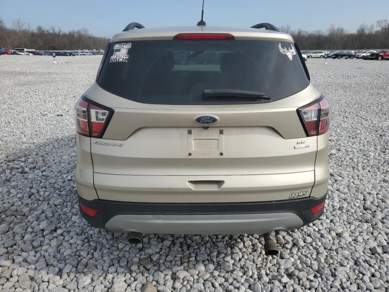 1FMCU9GD7JUB39904 2018 Ford Escape Se