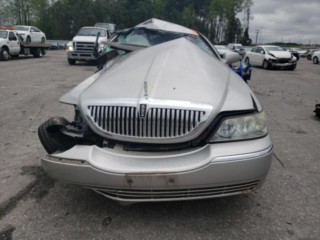 2003 Lincoln Town Car Executive VIN: 1LNHM81W13Y703987 Lot: 49508014