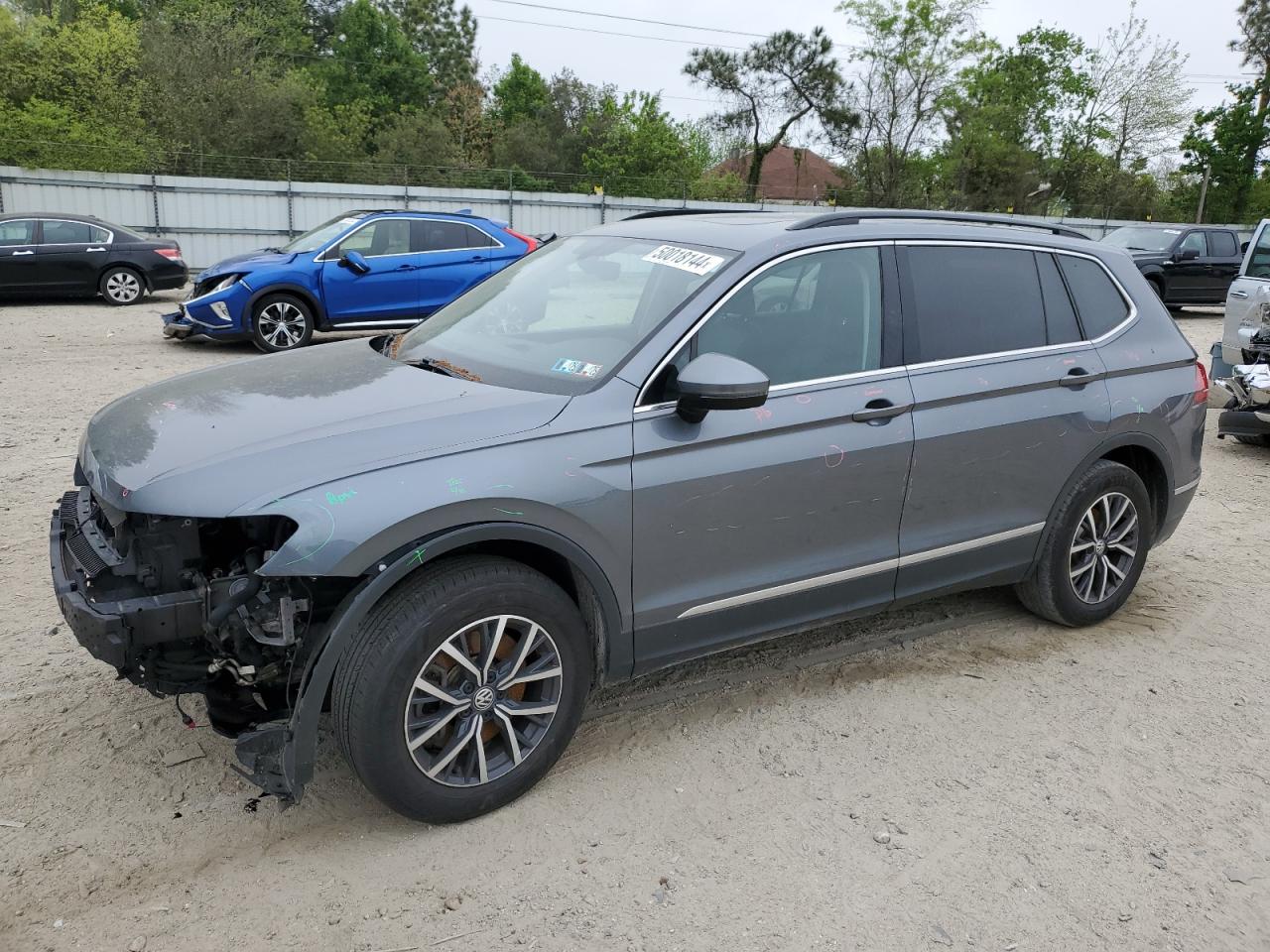 3VV2B7AX8LM059162 2020 Volkswagen Tiguan Se