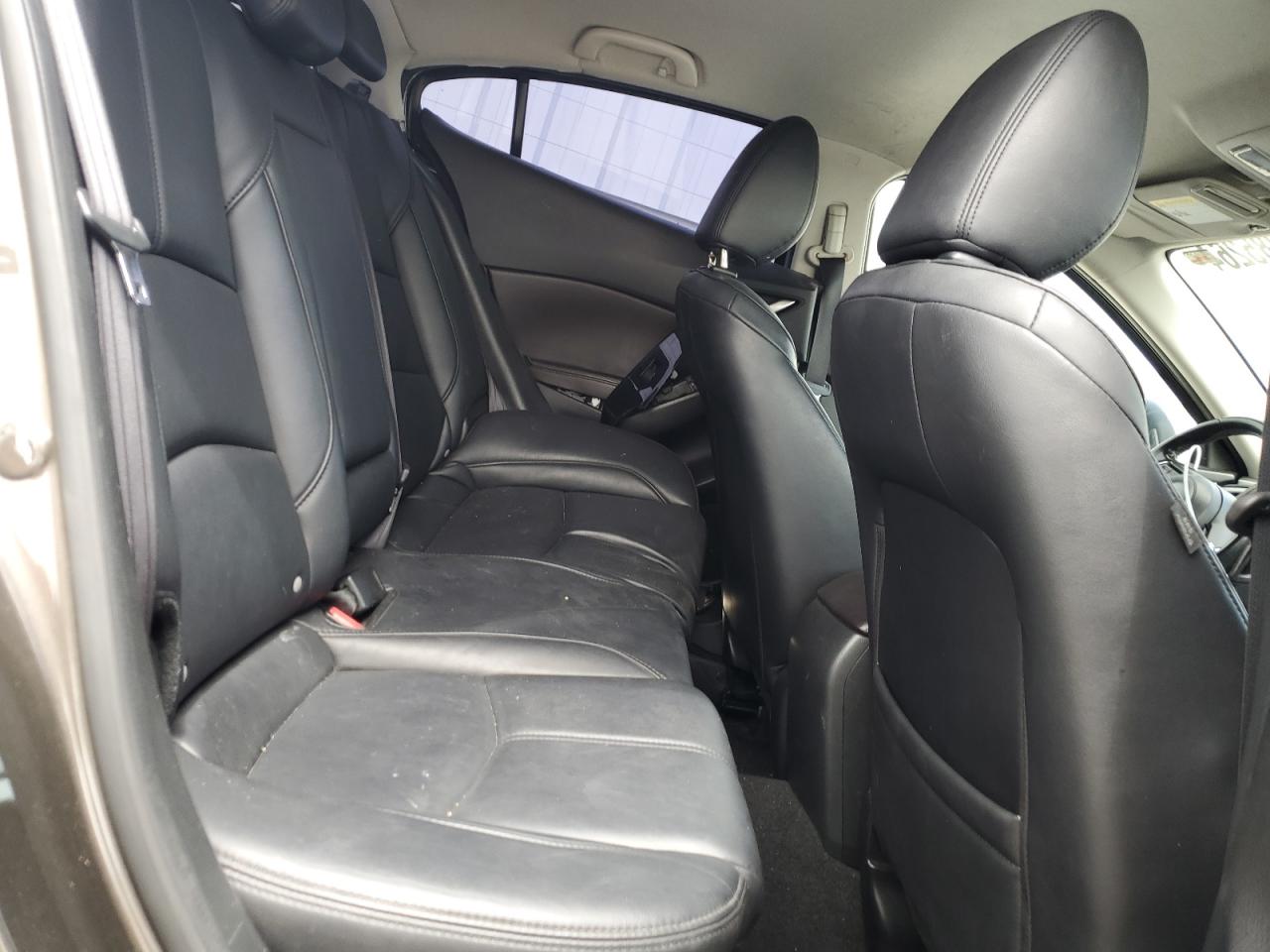 JM1BN1V74H1105832 2017 Mazda 3 Touring