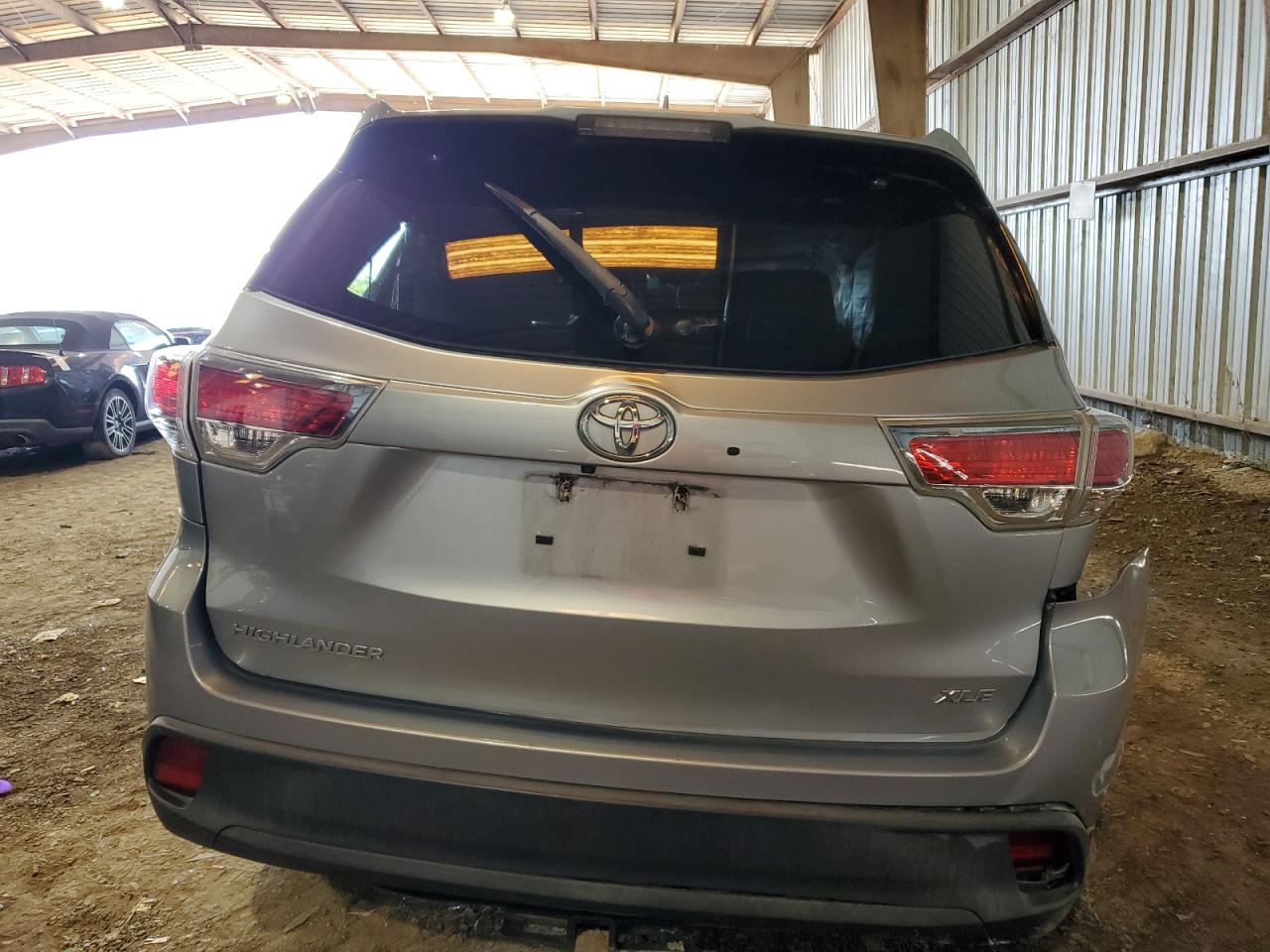 5TDKKRFH6GS501115 2016 Toyota Highlander Xle