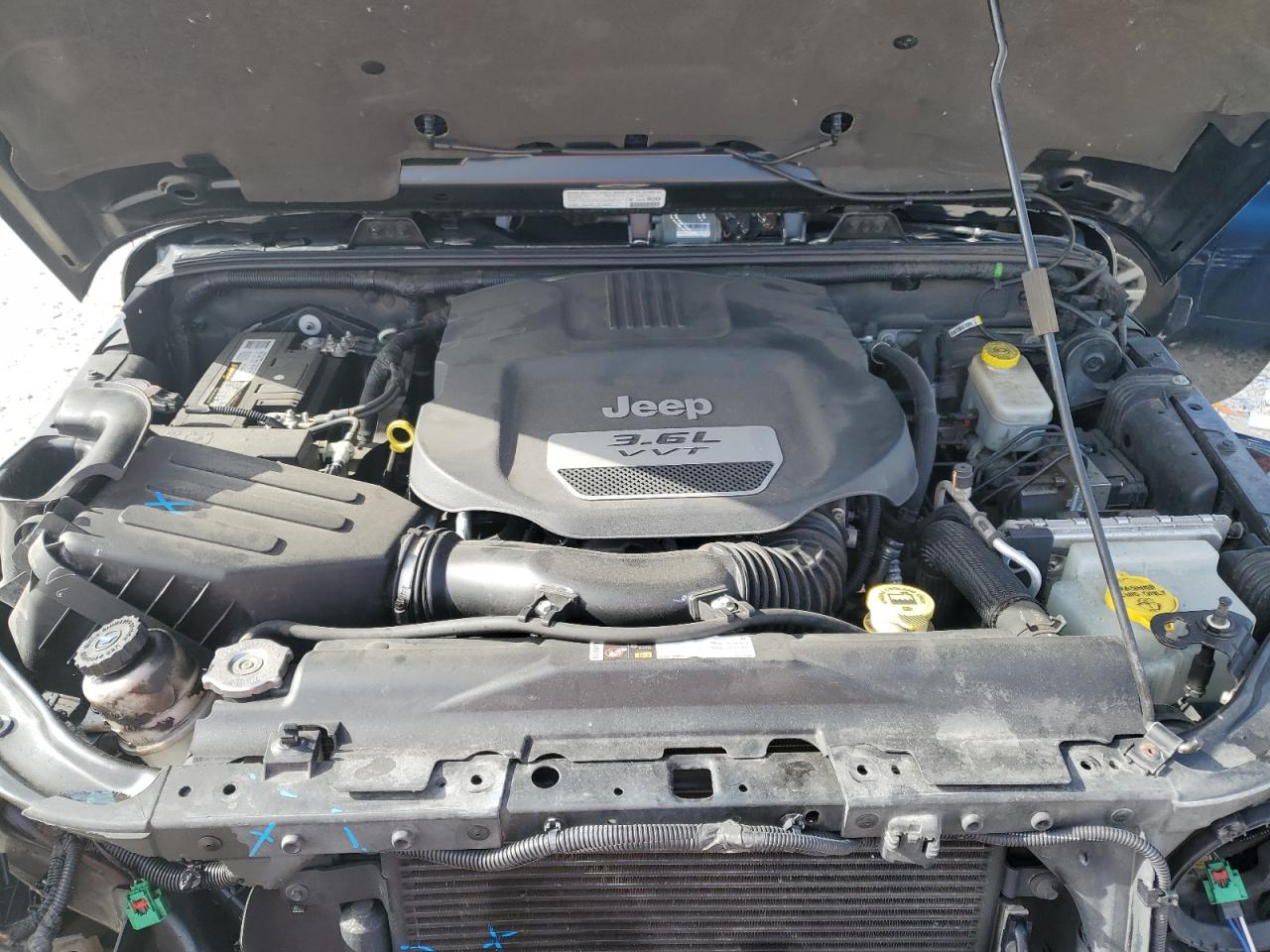 1C4BJWEG5DL643799 2013 Jeep Wrangler Unlimited Sahara