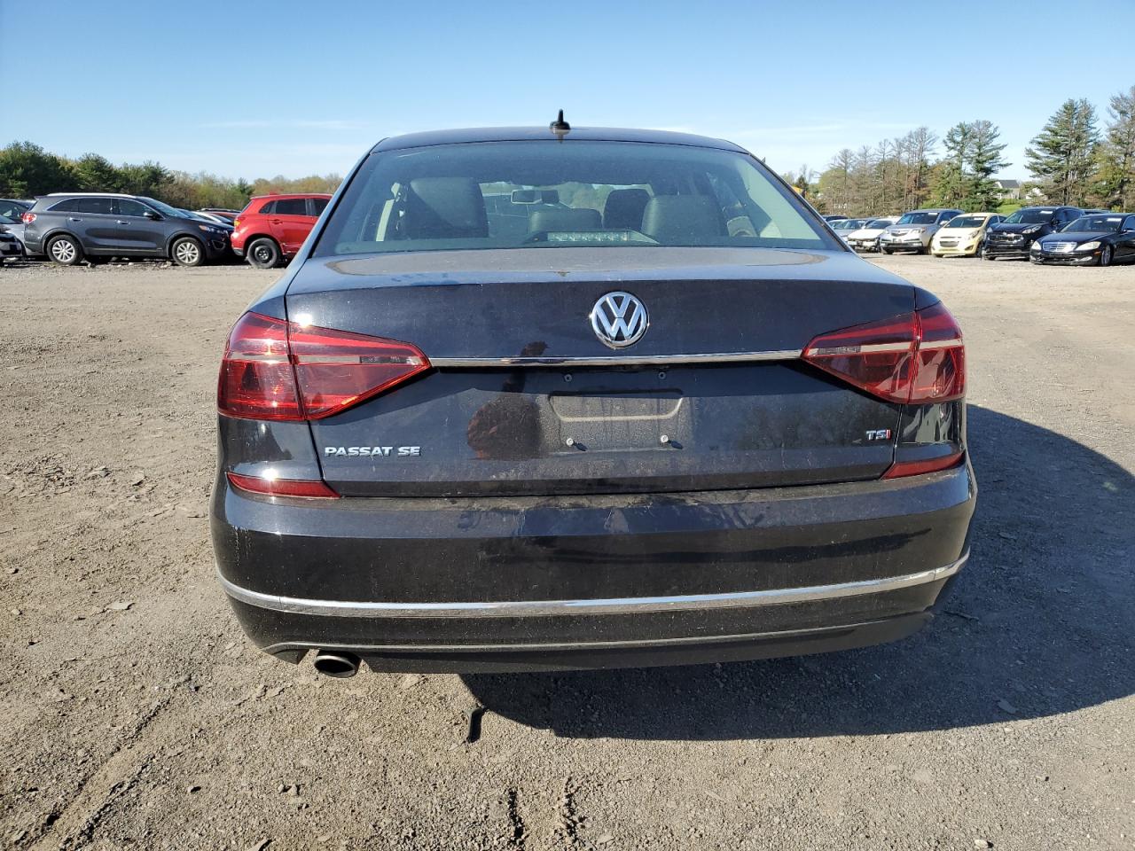 1VWBA7A31JC019452 2018 Volkswagen Passat Se