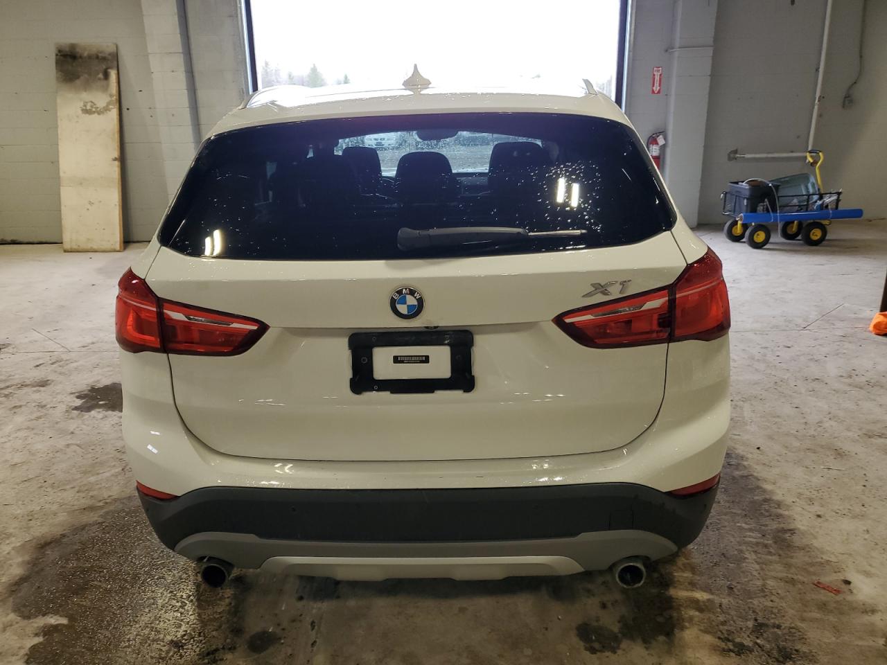 WBXHT3C38H5F84590 2017 BMW X1 xDrive28I