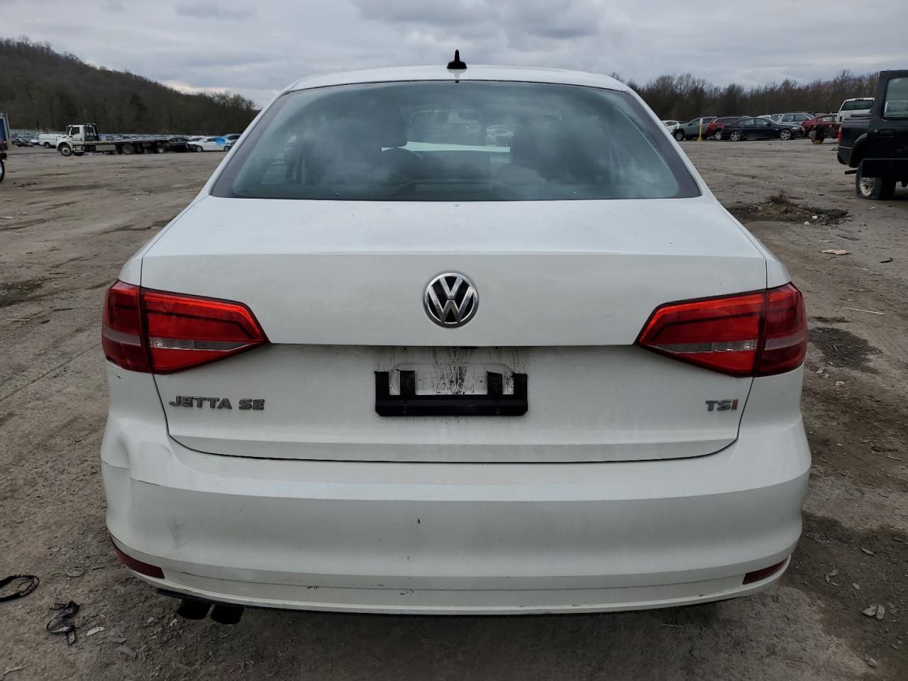 3VWD17AJ2FM413023 2015 Volkswagen Jetta Se