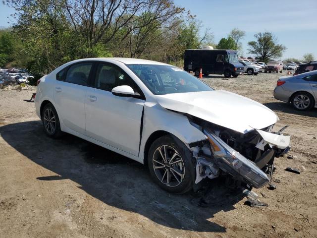 3KPF24AD3NE452889 Kia Forte FE 4