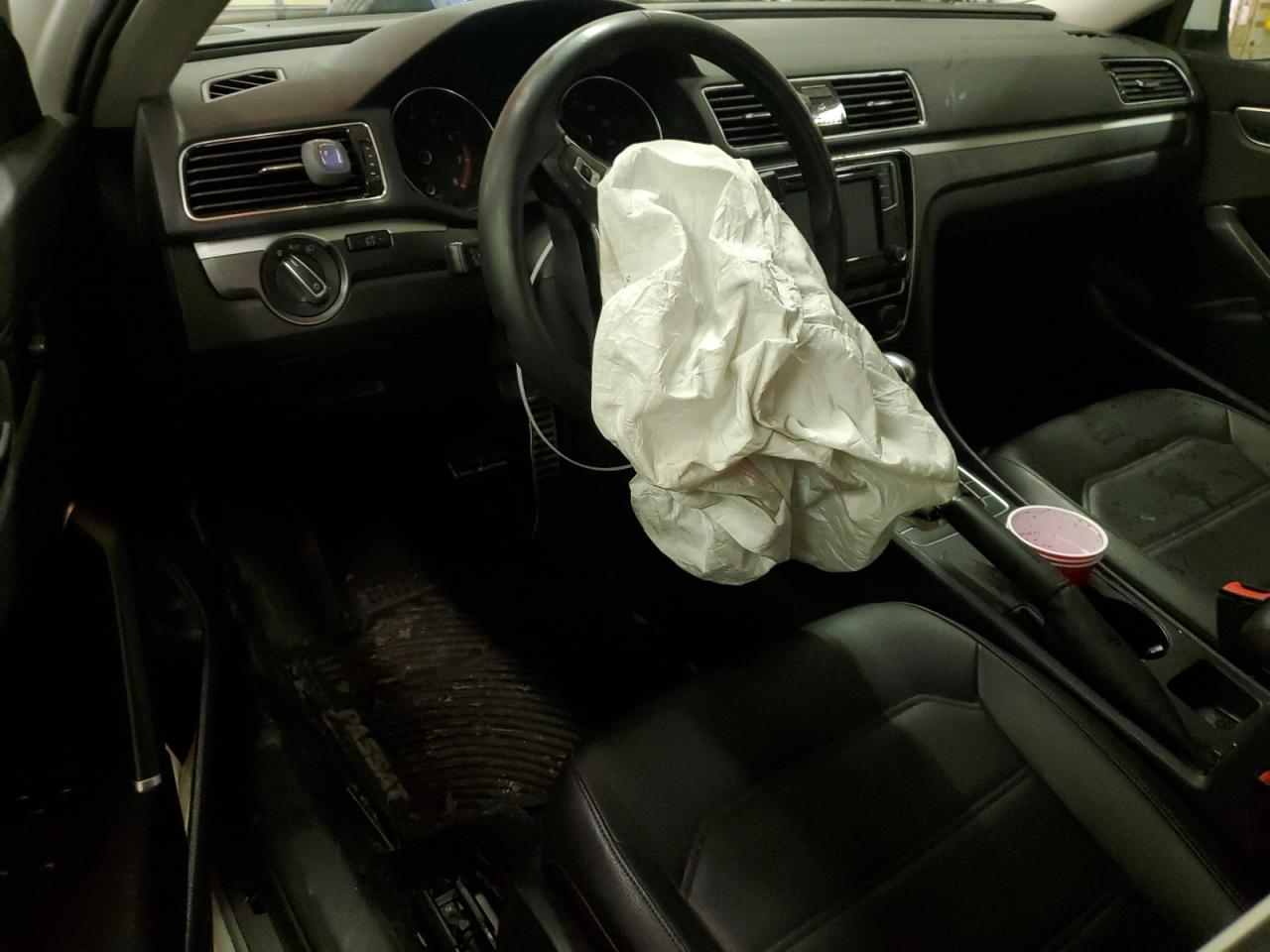 1VWAA7A34JC014676 2018 Volkswagen Passat S