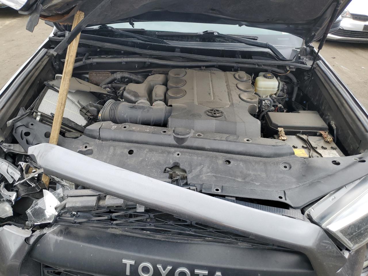 JTEBU5JR3K5693526 2019 Toyota 4Runner Sr5