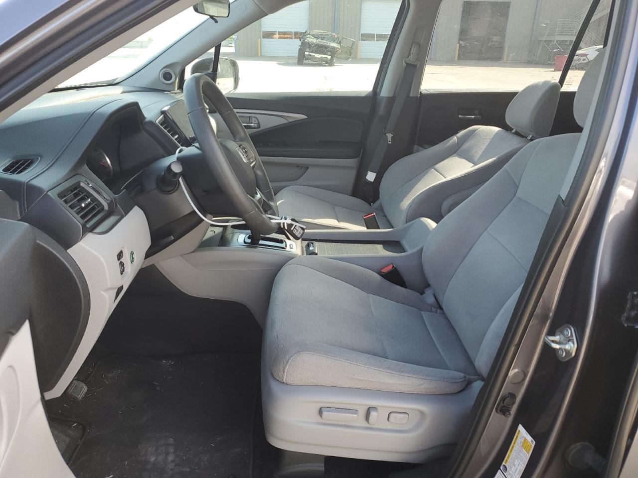 VIN: 5FNYF5H34LB008668 2020 HONDA PILOT