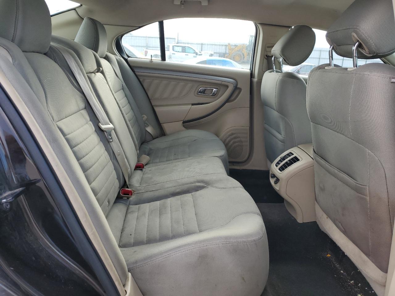 1FAHP2D80DG215603 2013 Ford Taurus Se