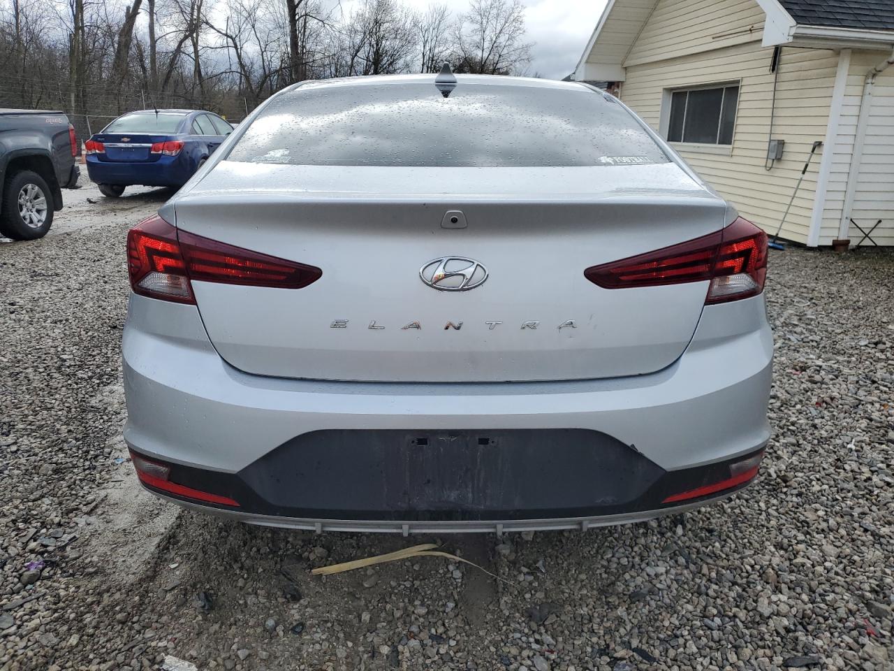 2019 Hyundai Elantra Sel vin: KMHD84LFXKU767119