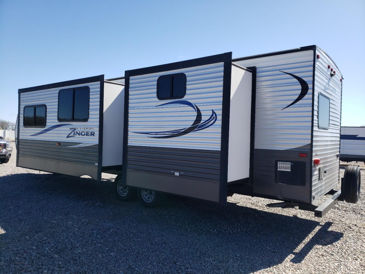 4YDT32820JS370583 2018 Cros Zinger