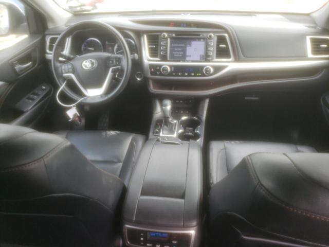 VIN 5TDJZRFH6KS948897 2019 Toyota Highlander, SE no.8