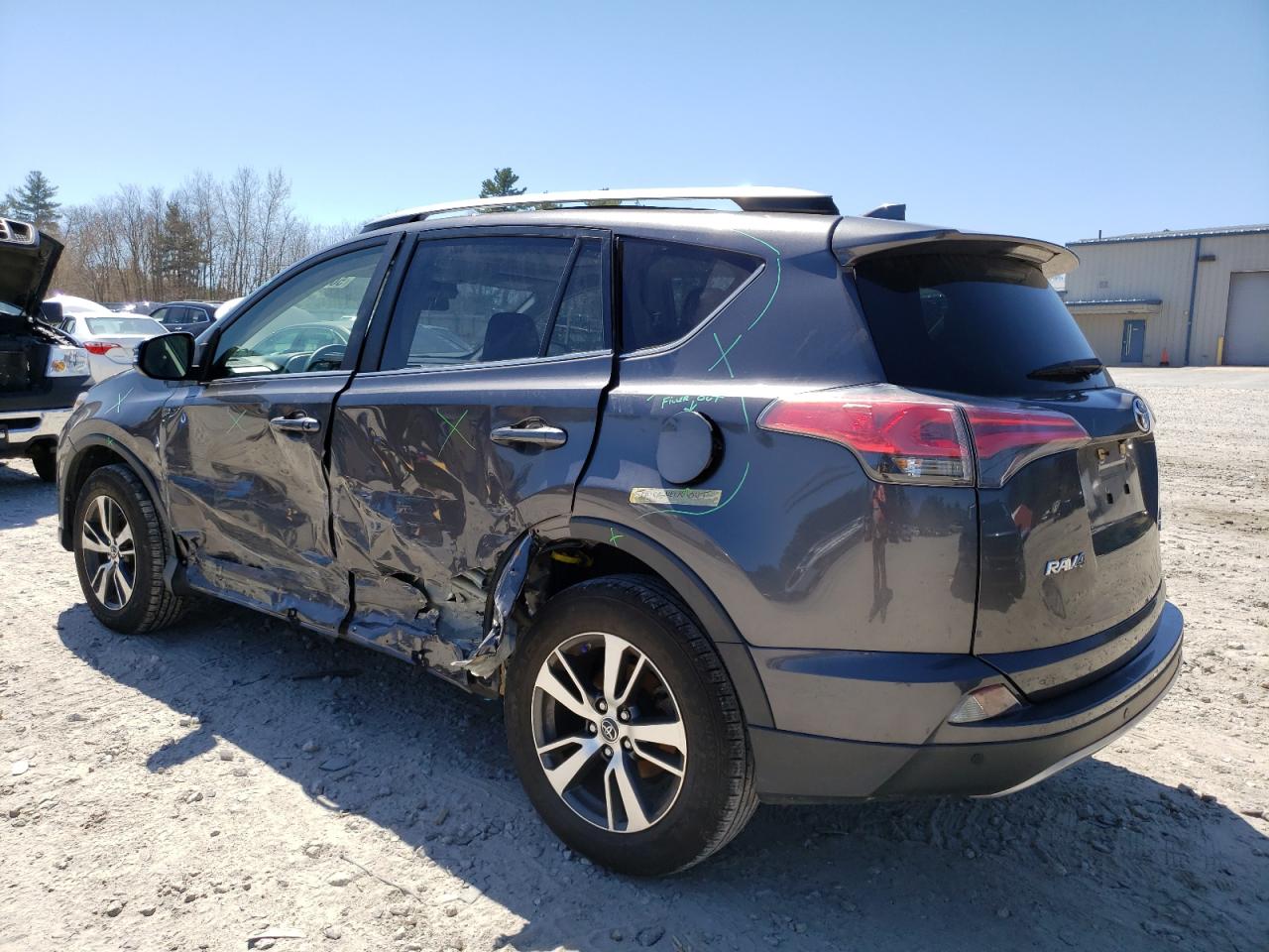 JTMRFREV7HJ139109 2017 Toyota Rav4 Xle