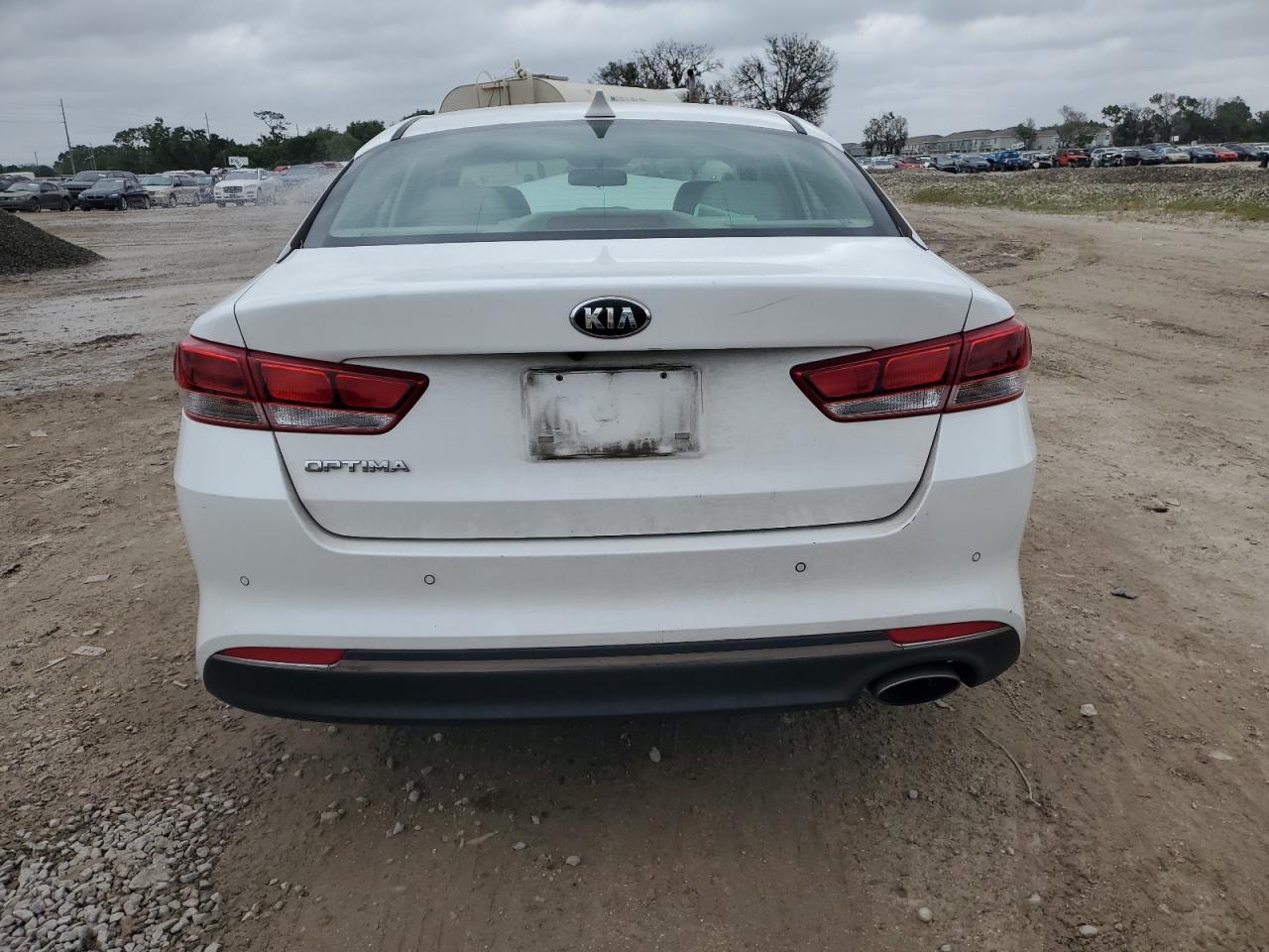 5XXGT4L35JG273597 2018 Kia Optima Lx