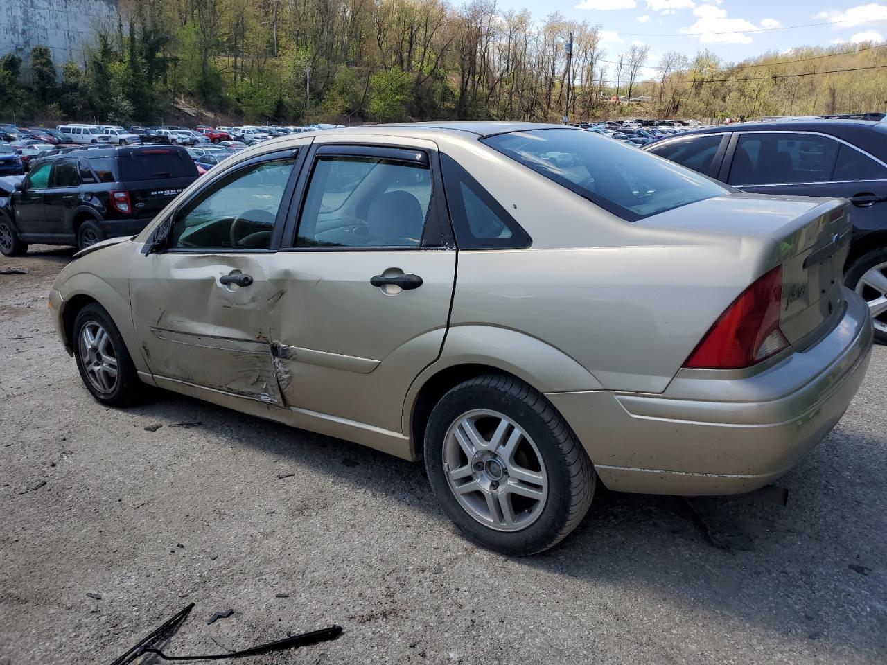 1FAHP34PX2W129313 2002 Ford Focus Se