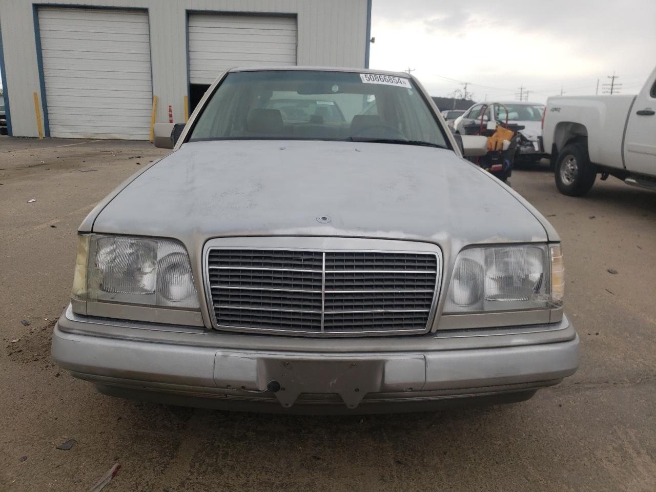 WDBEA32E9RC099697 1994 Mercedes-Benz E 320