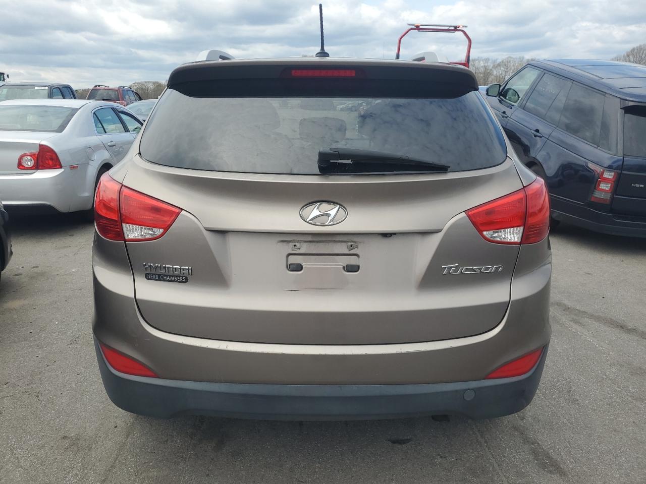 KM8JU3AC4DU655839 2013 Hyundai Tucson Gls