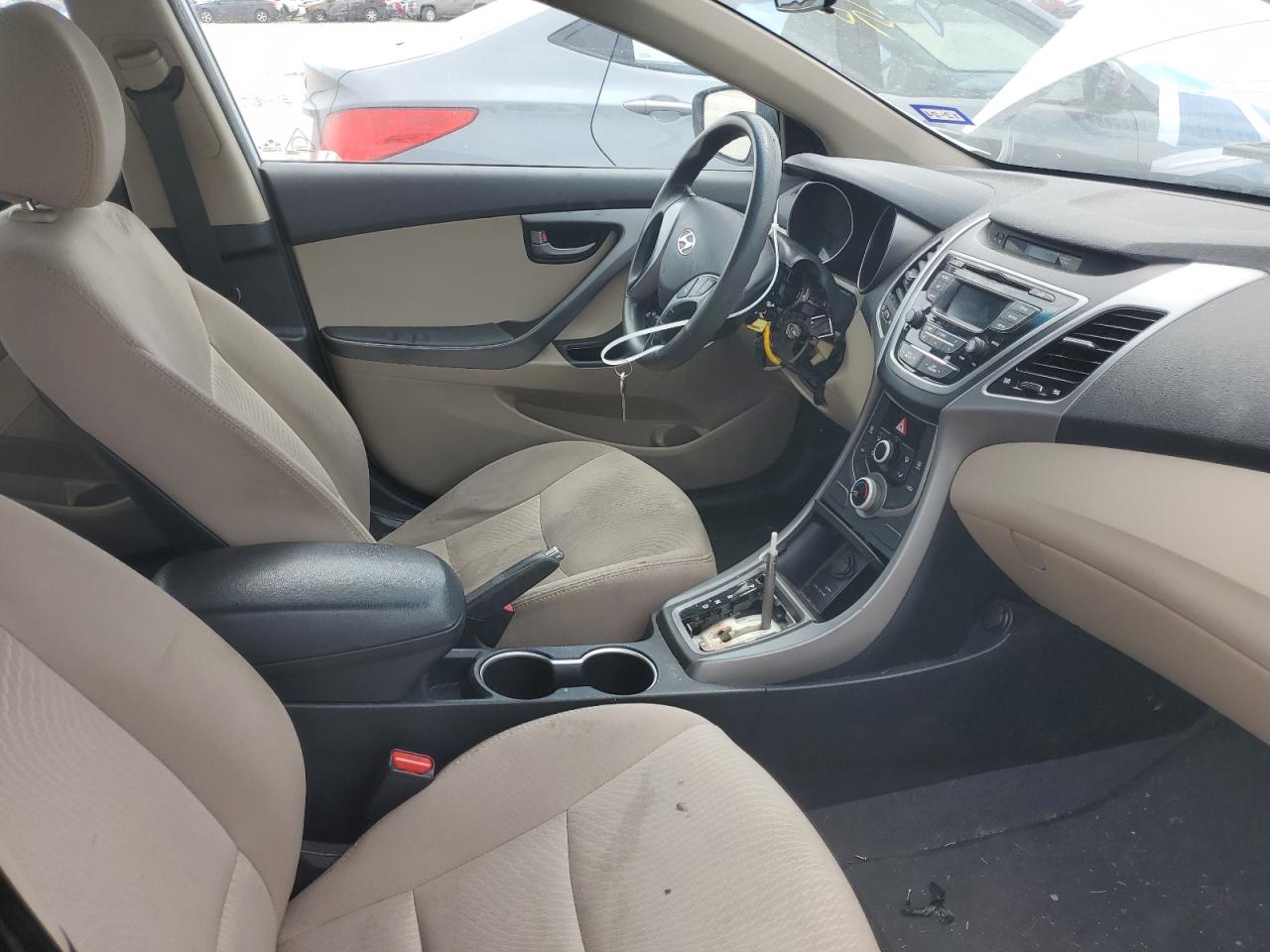 5NPDH4AE9GH748948 2016 Hyundai Elantra Se