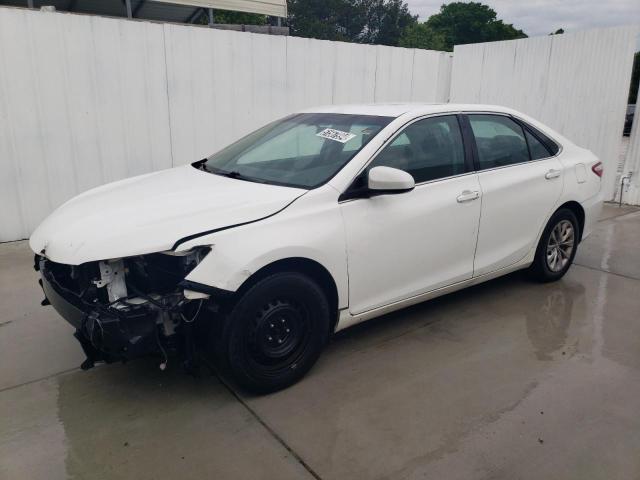 Lot #2537475497 2016 TOYOTA CAMRY LE salvage car