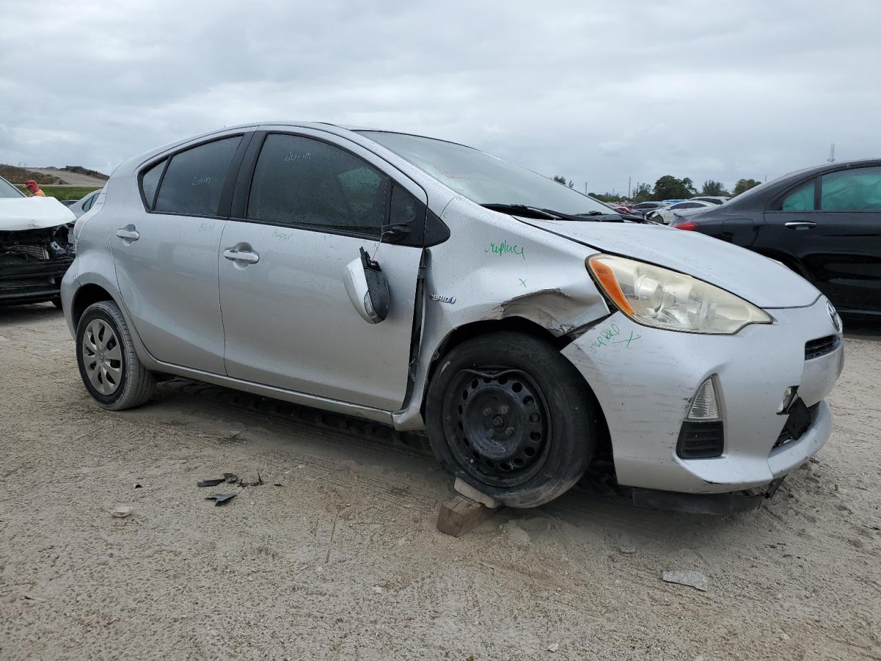 JTDKDTB33D1054656 2013 Toyota Prius C