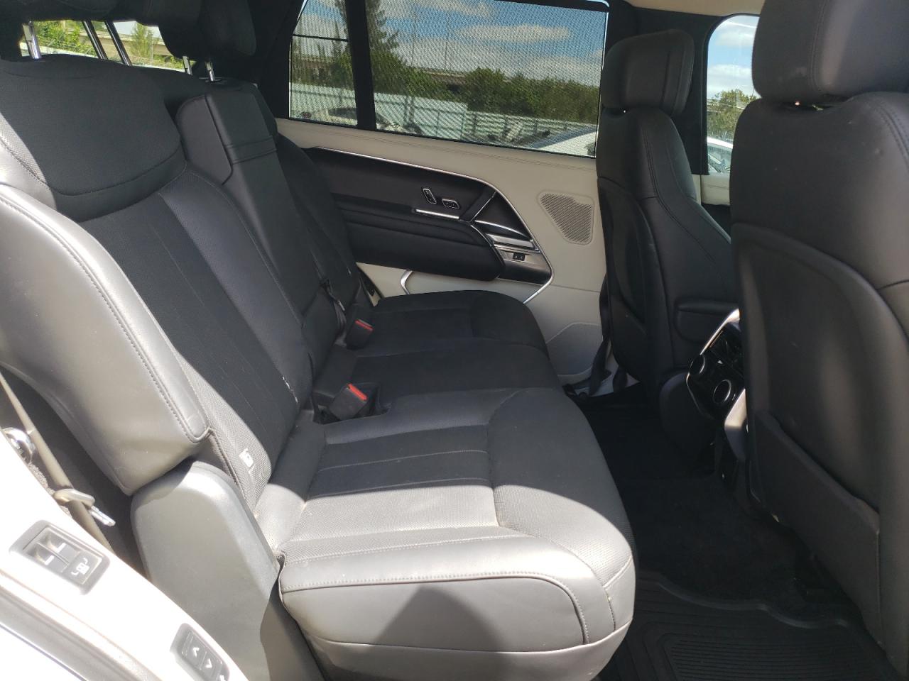 SALKPBE70NA002492 2022 Land Rover New Range Rover P530 Se