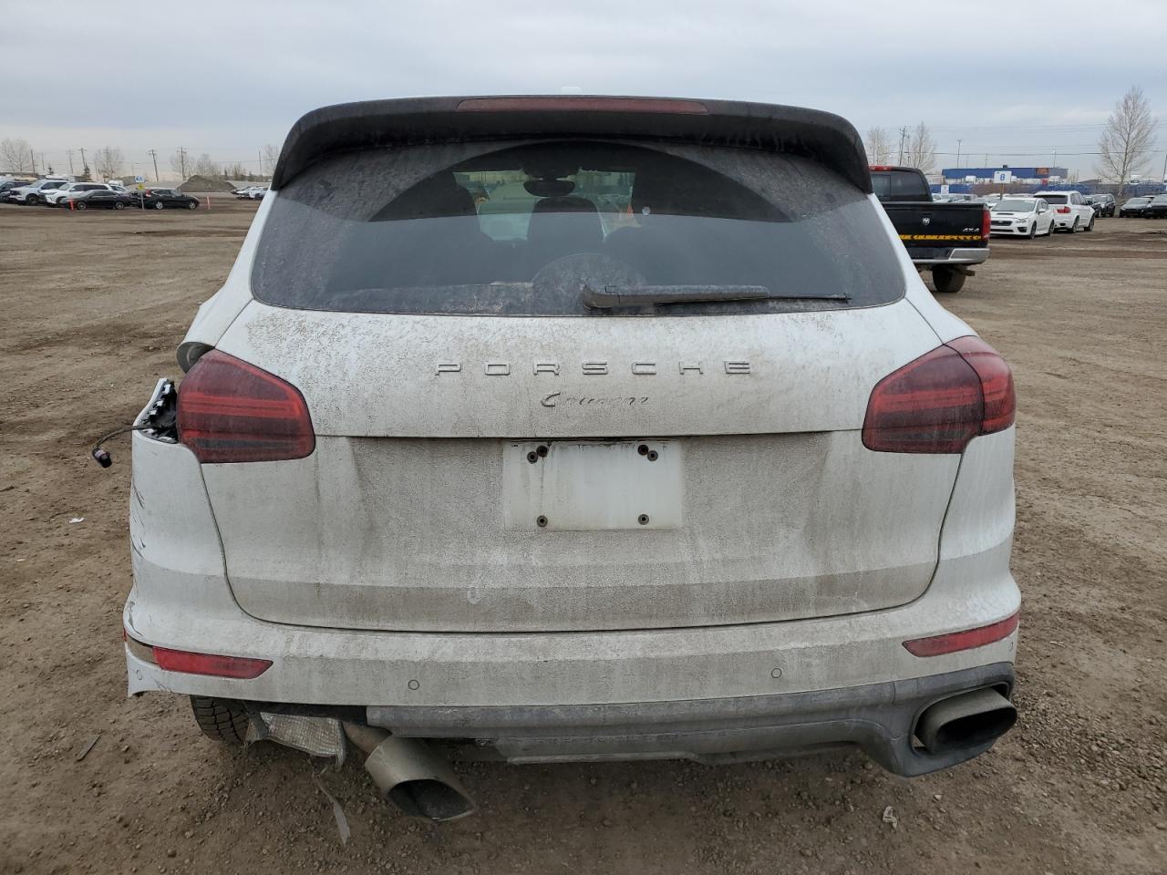 WP1AA2A25HKA90662 2017 Porsche Cayenne