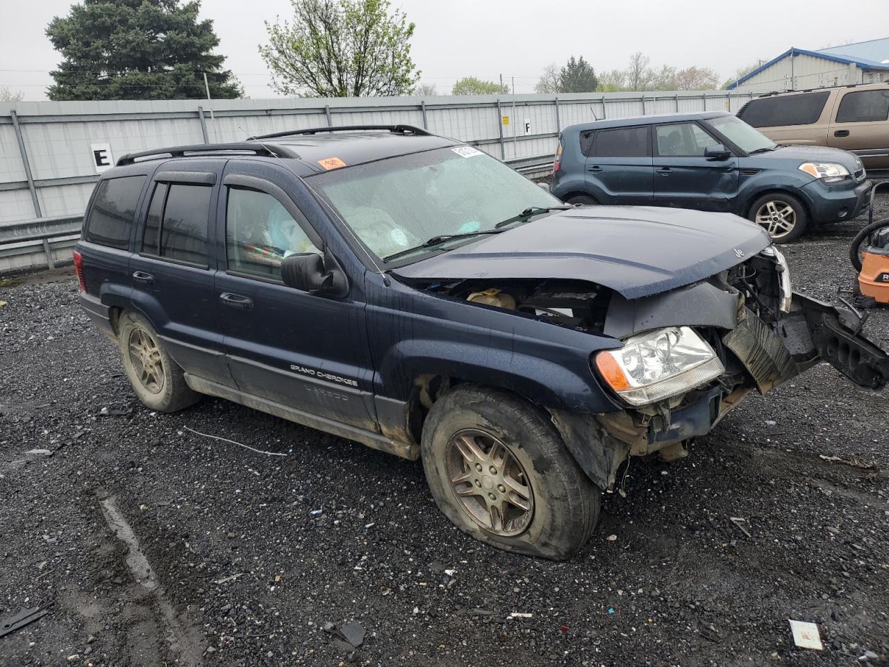 1J4GW48NX4C433635 2004 Jeep Grand Cherokee Laredo