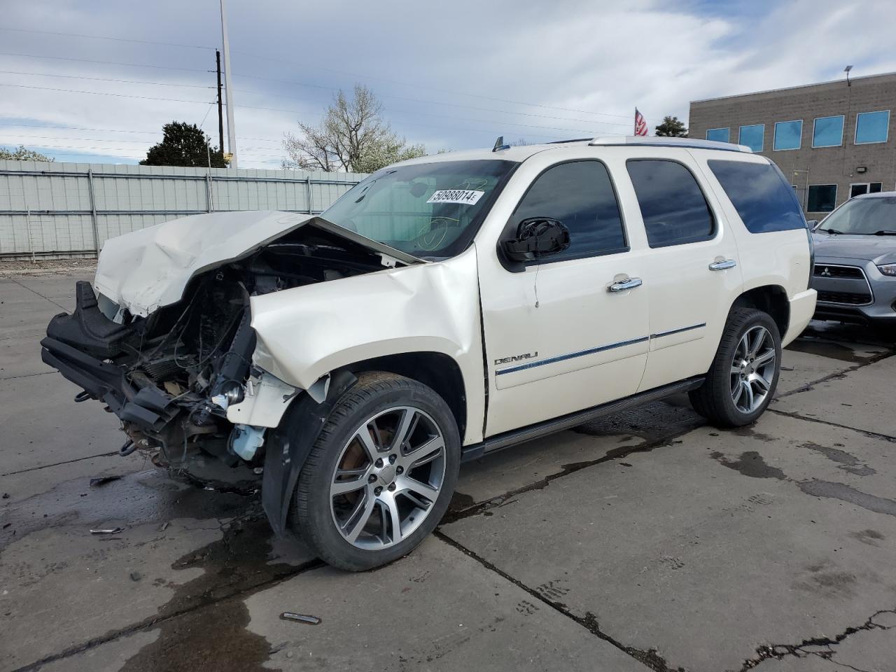 1GKS2EEF9BR393173 2011 GMC Yukon Denali