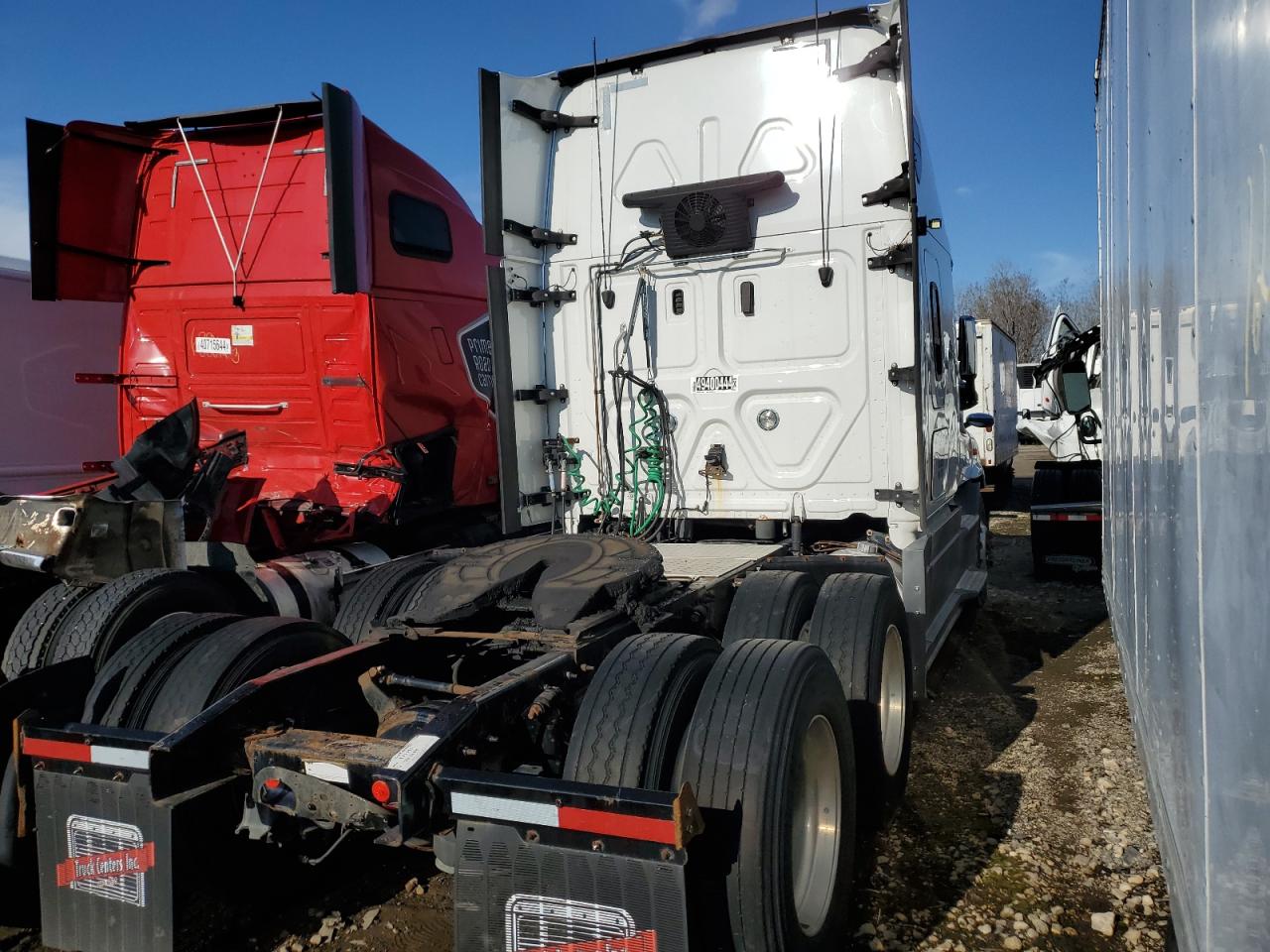 Lot #2468386713 2018 FREIGHTLINER CASCADIA 1