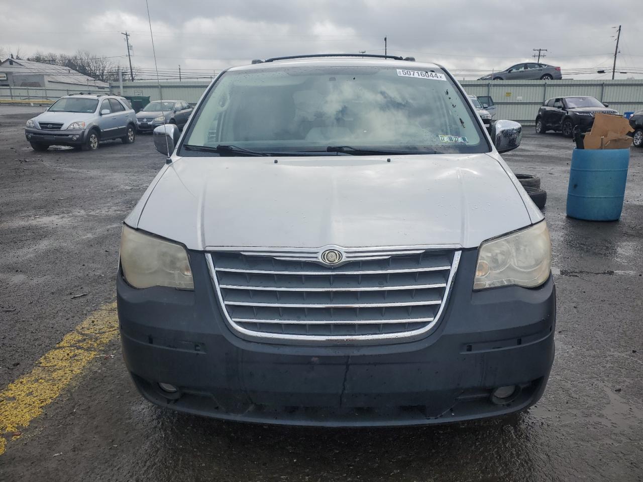 Lot #2494354968 2010 CHRYSLER TOWN & COU