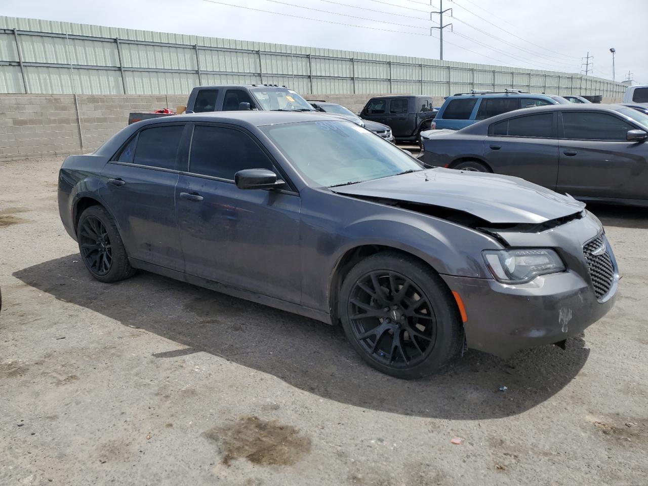 2019 Chrysler 300 Touring vin: 2C3CCAAG2KH755613