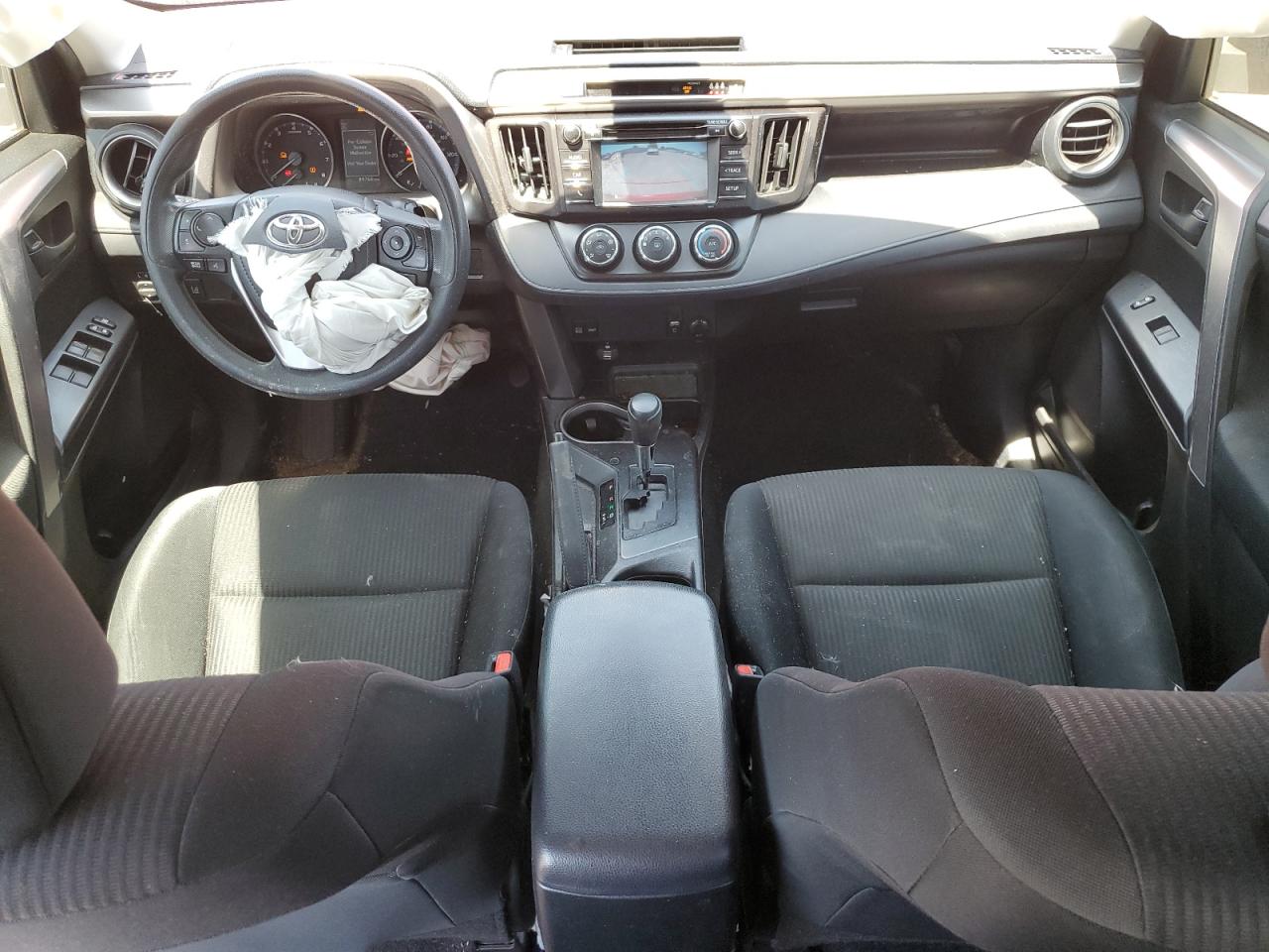 JTMZFREV9HJ121209 2017 Toyota Rav4 Le