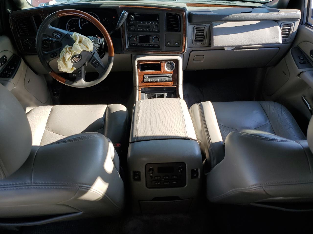 1GYEK63N74R153609 2004 Cadillac Escalade Luxury