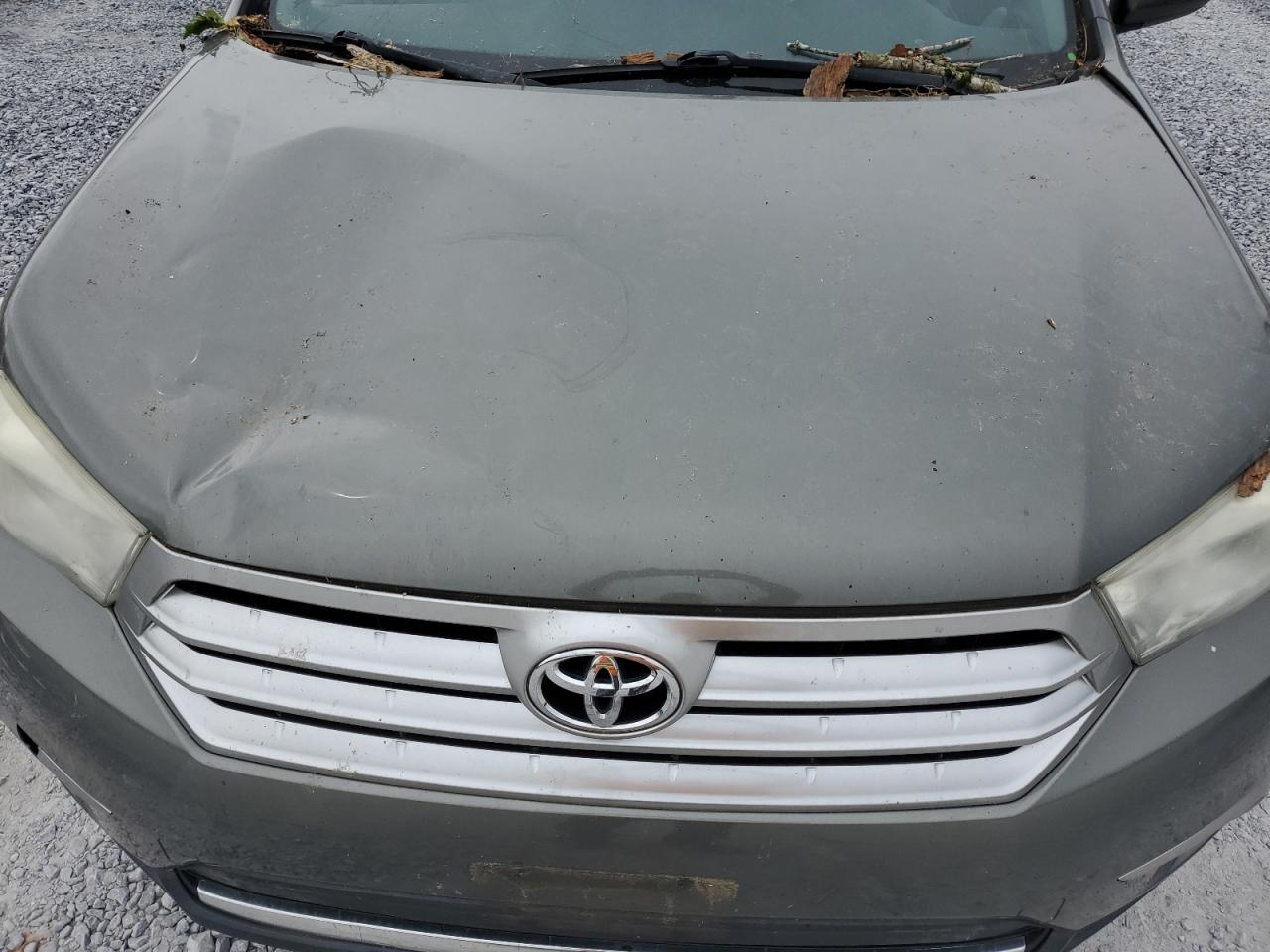 5TDBK3EH3CS135574 2012 Toyota Highlander Base