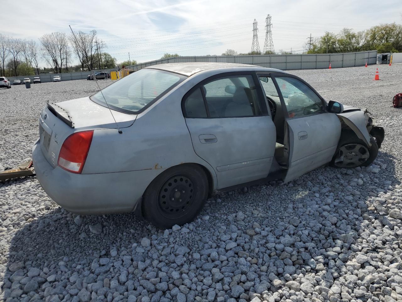 kmhdn45d22u332213 KMHDN45D22U332213 2002 Hyundai Elantra Gls