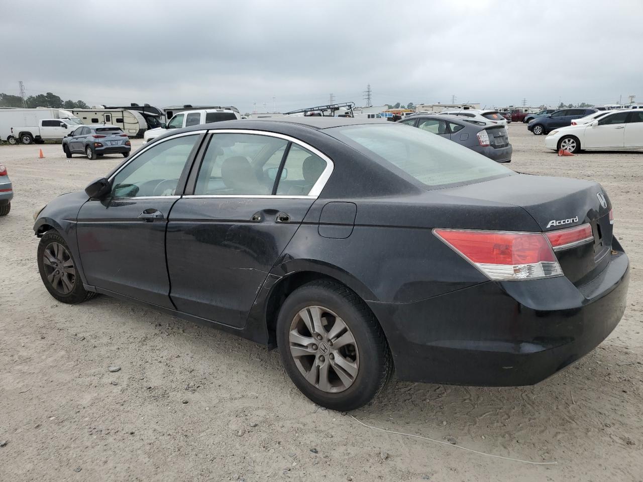 1HGCP2F64BA154774 2011 Honda Accord Se