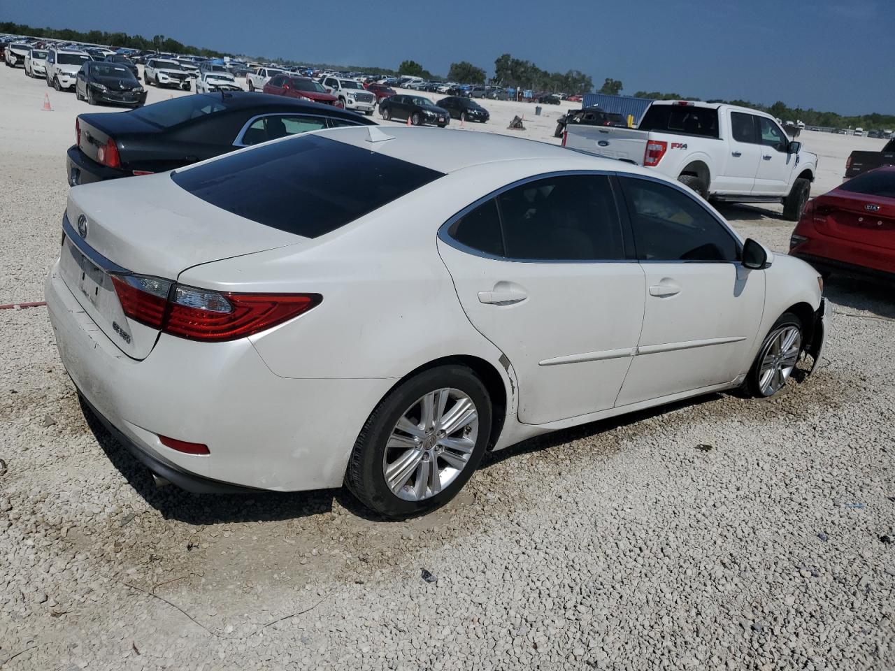 JTHBK1GGXD2031843 2013 Lexus Es 350