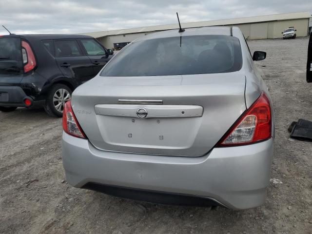 3N1CN7AP2JL829159 | 2018 Nissan versa s