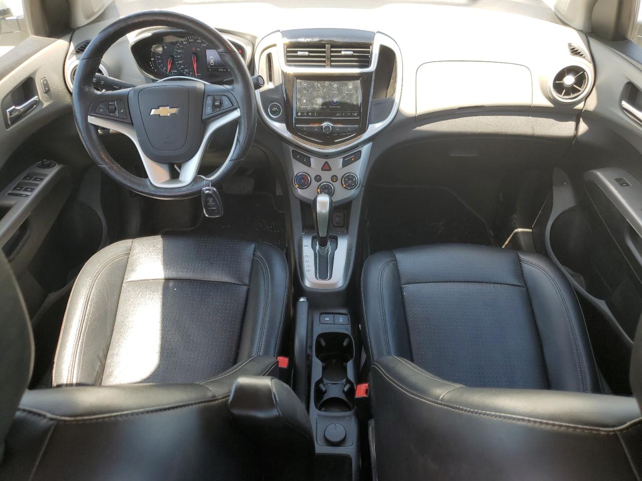 1G1JF5SBXJ4139957 2018 Chevrolet Sonic Premier