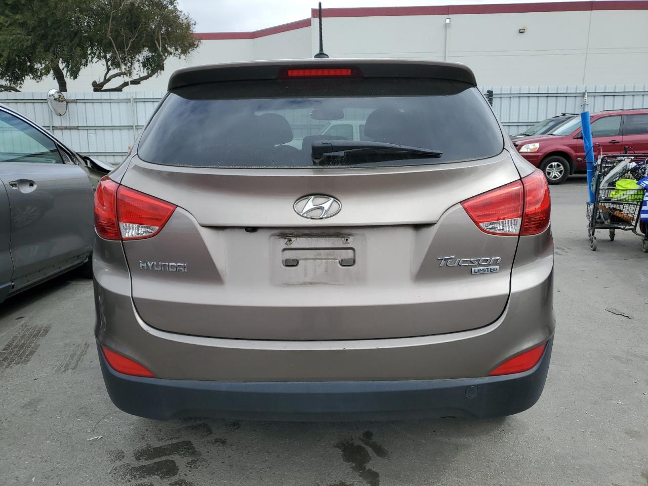 KM8JU3AC8BU224028 2011 Hyundai Tucson Gls